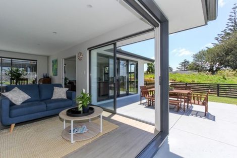 Photo of property in 2 Western Rise, Hurworth, New Plymouth, 4310