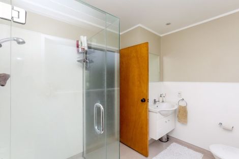 Photo of property in 18b John Guthrie Place, Merrilands, New Plymouth, 4312