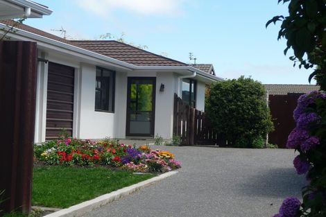 Photo of property in 35 Chipping Lane, Redwood, Christchurch, 8051