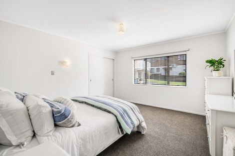 Photo of property in 13 Red Beach Road, Red Beach, 0932