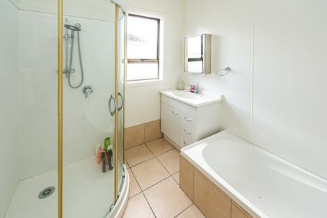 Photo of property in 12 Roberts Avenue, Aramoho, Whanganui, 4500