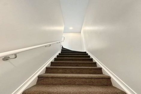 Photo of property in 10 Whati Lane, Henderson, Auckland, 0612