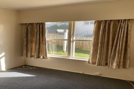 Photo of property in 36a Ayton Drive, Totara Vale, Auckland, 0629