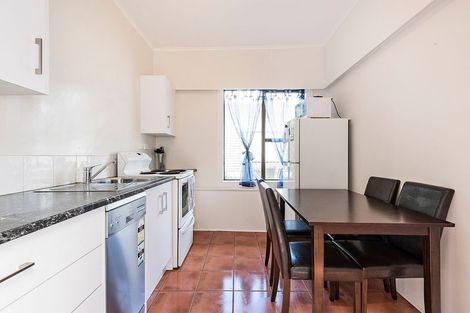 Photo of property in 16 Crieff Street, Northland, Wellington, 6012