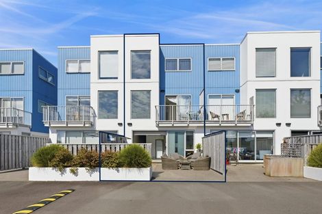 Photo of property in 30/31 Reynolds Place, Papamoa Beach, Papamoa, 3118