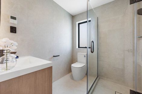 Photo of property in 25a Oteha Valley Road, Northcross, Auckland, 0632