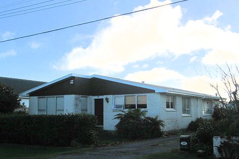 Photo of property in 15 Falla Street, Paraparaumu Beach, Paraparaumu, 5032