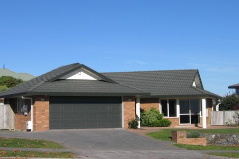 Photo of property in 21 John Brooke Crescent, East Tamaki Heights, Auckland, 2016