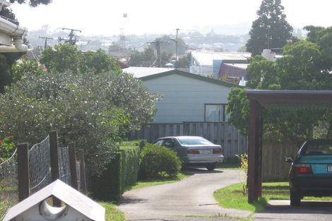 Photo of property in 33 Reid Road, New Lynn, Auckland, 0600