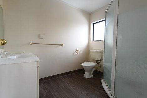 Photo of property in 2/62 Tonar Street, Northcote, Auckland, 0627