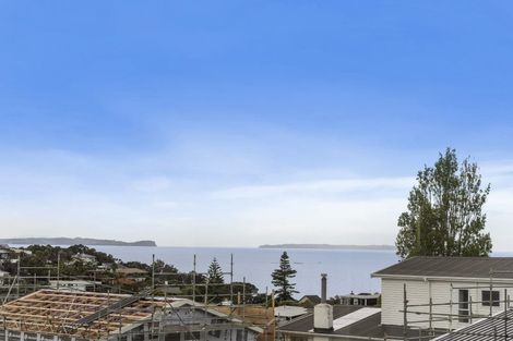 Photo of property in 2/36 Beulah Avenue, Rothesay Bay, Auckland, 0630