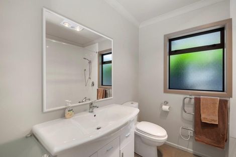 Photo of property in 2/1 The Moorings, Two Mile Bay, Taupo, 3330