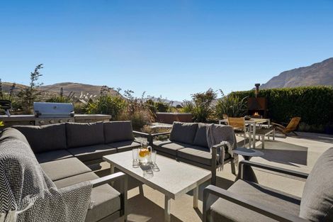 Photo of property in 60 Cunninghams Drive, Jacks Point, Queenstown, 9371