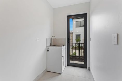 Photo of property in 16 Riria Crescent, Takanini, 2112