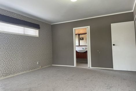 Photo of property in 42 Merriefield Avenue, Forrest Hill, Auckland, 0620