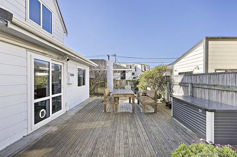 Photo of property in 6 Rua Street, Lyall Bay, Wellington, 6022