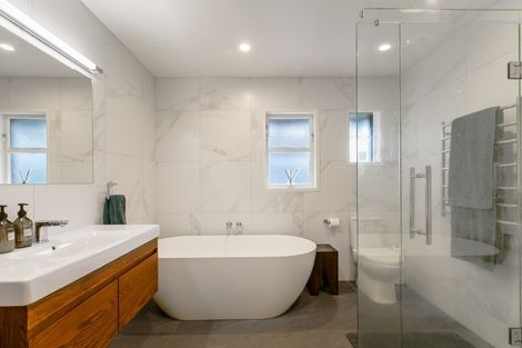 Photo of property in 11 Hereford Street, Te Atatu Peninsula, Auckland, 0610