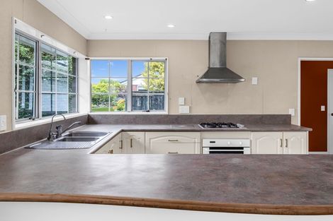 Photo of property in 16 Rosebank Avenue, Kelvin Grove, Palmerston North, 4414