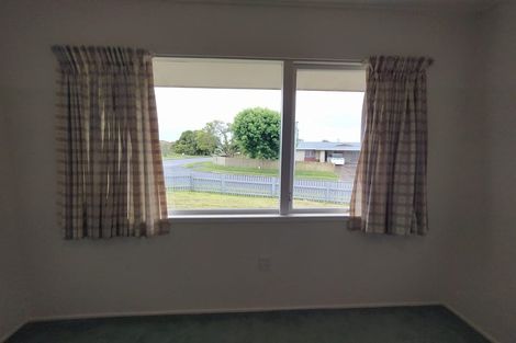 Photo of property in 82 Archmillen Avenue, Pakuranga Heights, Auckland, 2010