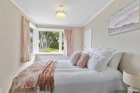 Photo of property in 24 Larsen Crescent, Tawa, Wellington, 5028