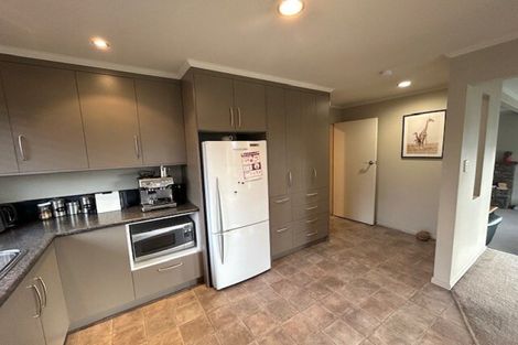 Photo of property in 2 Heuchan Lane, Wanaka, 9305