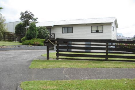 Photo of property in 21 Lochview, Pukekohe, 2120