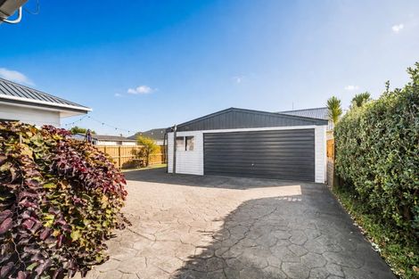 Photo of property in 53 Geraldine Crescent, Cloverlea, Palmerston North, 4412