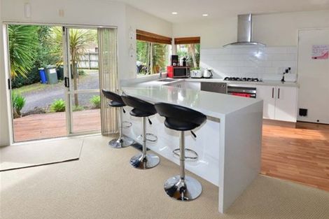 Photo of property in 31 Rifleman Rise, Unsworth Heights, Auckland, 0632