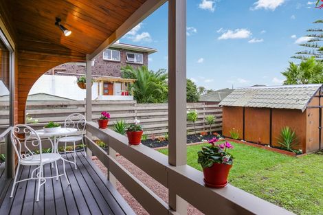 Photo of property in 9 Rewa Street, New Lynn, Auckland, 0600