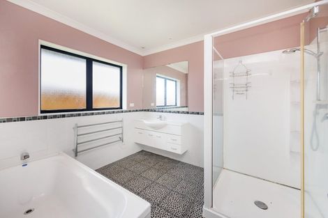 Photo of property in 186 Pacific Drive, Fitzherbert, Palmerston North, 4410