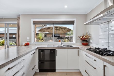 Photo of property in 22 Huka Heights Drive, Rangatira Park, Taupo, 3330