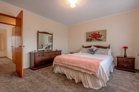 Photo of property in 10 Seville Court, Terrace End, Palmerston North, 4410