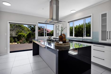 Photo of property in 110 Manawapou Road, Hawera, 4610