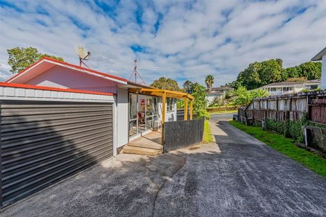 Photo of property in 1/26 Kemp Road, Massey, Auckland, 0614