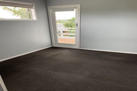 Photo of property in 2/65 Cliff View Drive, Green Bay, Auckland, 0604