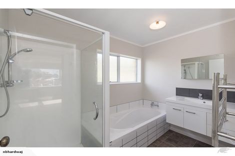 Photo of property in 5 Petrel Place, Massey, Auckland, 0614