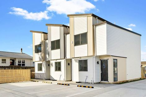 Photo of property in 101 Botany Road, Botany Downs, Auckland, 2010