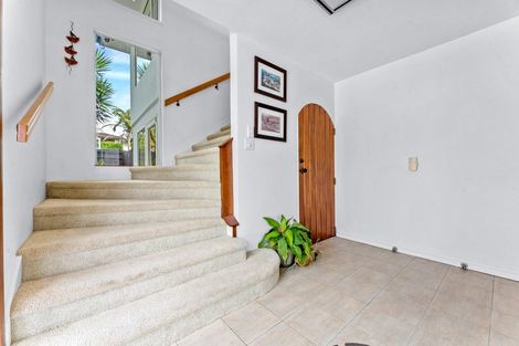 Photo of property in 22 Tiri Road, Milford, Auckland, 0620