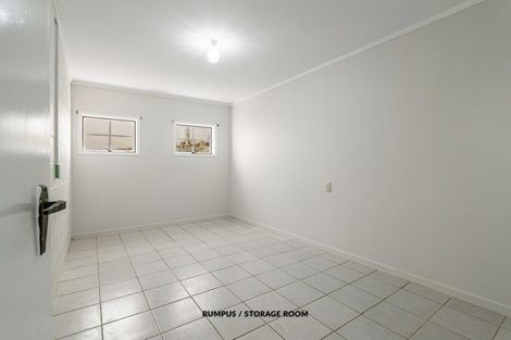 Photo of property in 2/26a Penning Road, Castor Bay, Auckland, 0620