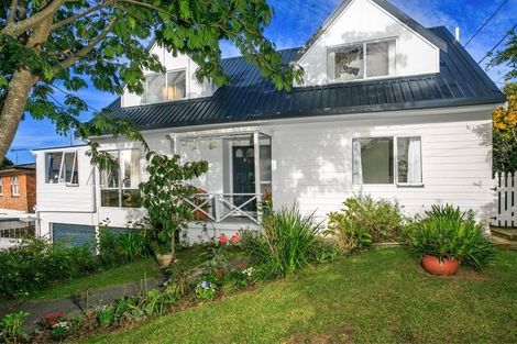 Photo of property in 3 Pohutukawa Avenue, Red Beach, 0932
