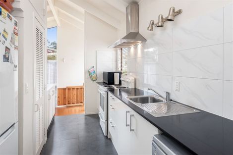 Photo of property in 25 Jandell Crescent, Bucklands Beach, Auckland, 2014