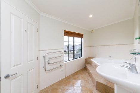 Photo of property in 102 Jickell Street, Hokowhitu, Palmerston North, 4410