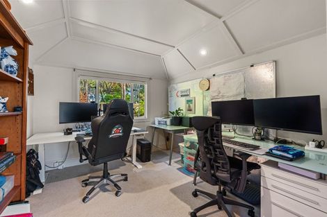 Photo of property in 1032 Scenic Drive North, Swanson, Auckland, 0816