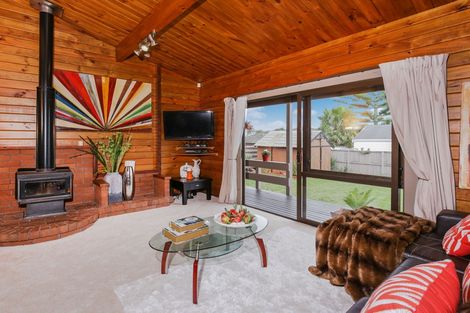 Photo of property in 9 Rewa Street, New Lynn, Auckland, 0600