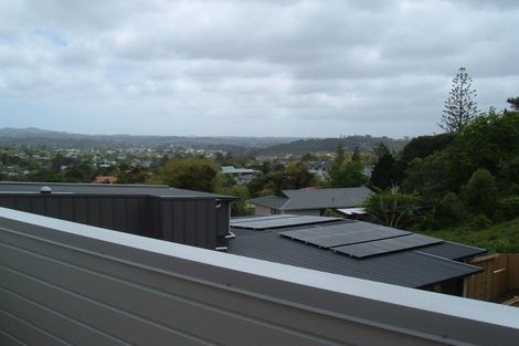 Photo of property in 1 Mataki Way, Glen Eden, Auckland, 0602