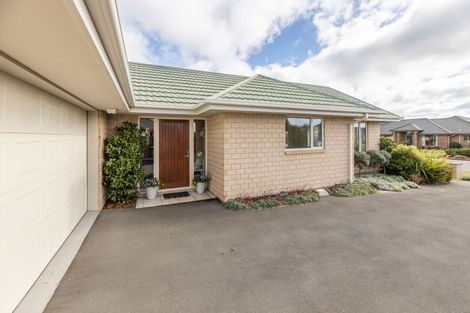 Photo of property in 10 Harrys Way, Redwood, Christchurch, 8051
