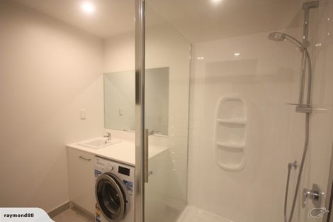 Photo of property in 3/104 East Coast Road, Forrest Hill, Auckland, 0620