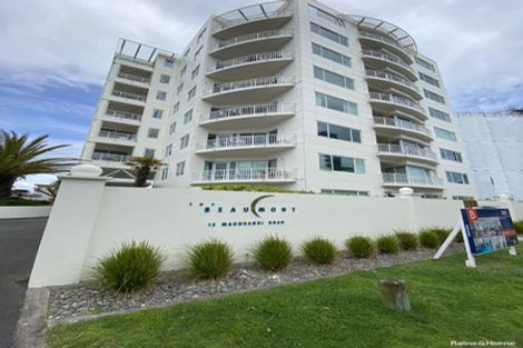 Photo of property in 12 Maunganui Road, Mount Maunganui, 3116