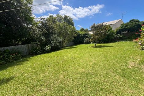 Photo of property in 15 Pinewood Grove, Botany Downs, Auckland, 2010
