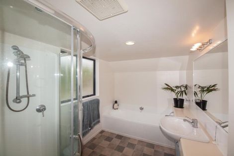 Photo of property in 146 Westchester Drive, Churton Park, Wellington, 6037